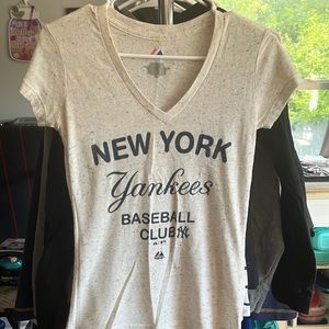 Speckled New York Yankees tee